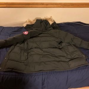 Canada Goose Carson Parka size XS (USED)